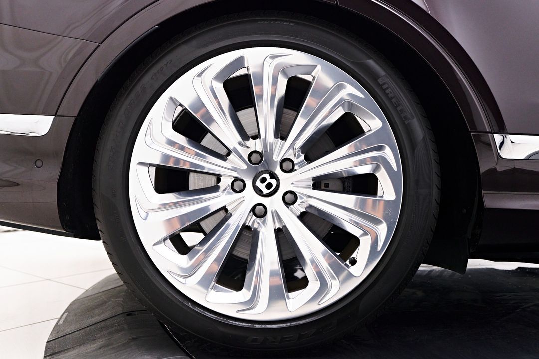 2023 Bentley Bentayga EWB
