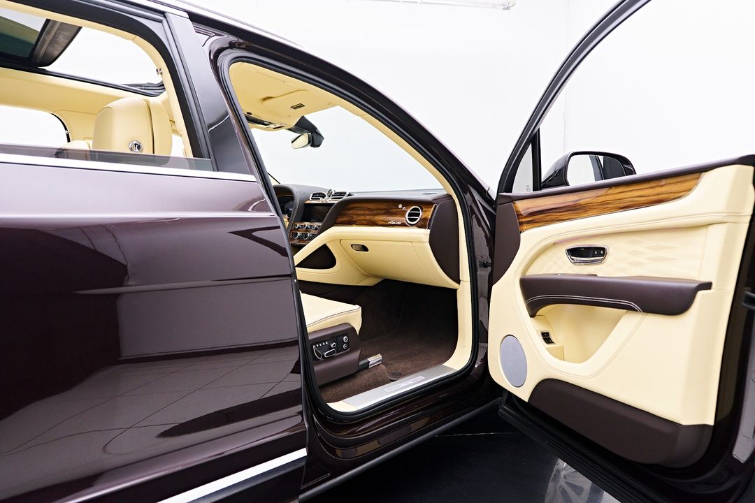 2023 Bentley Bentayga EWB