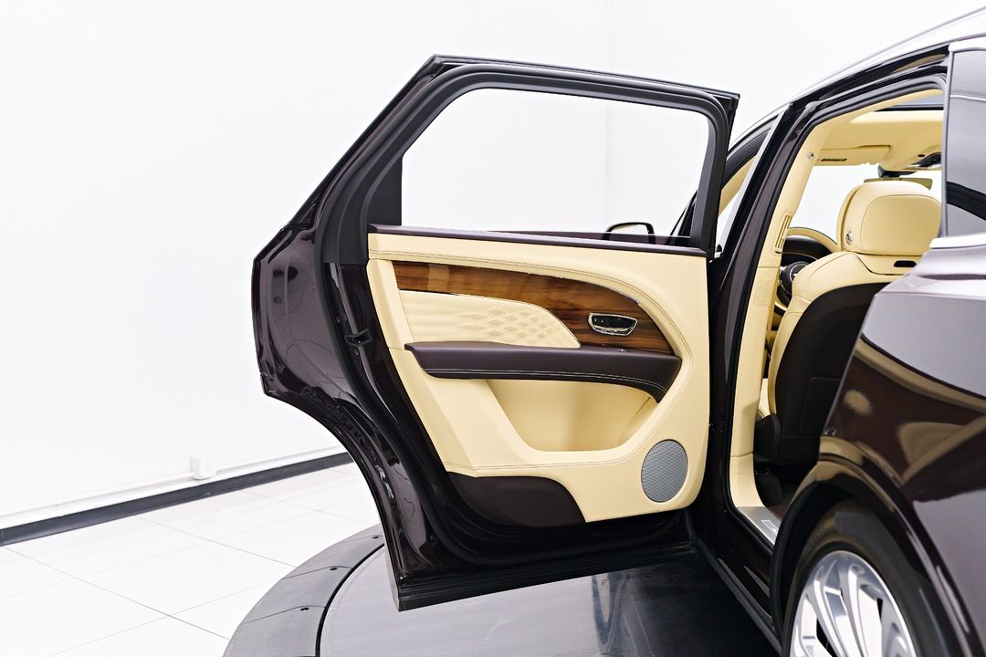 2023 Bentley Bentayga EWB