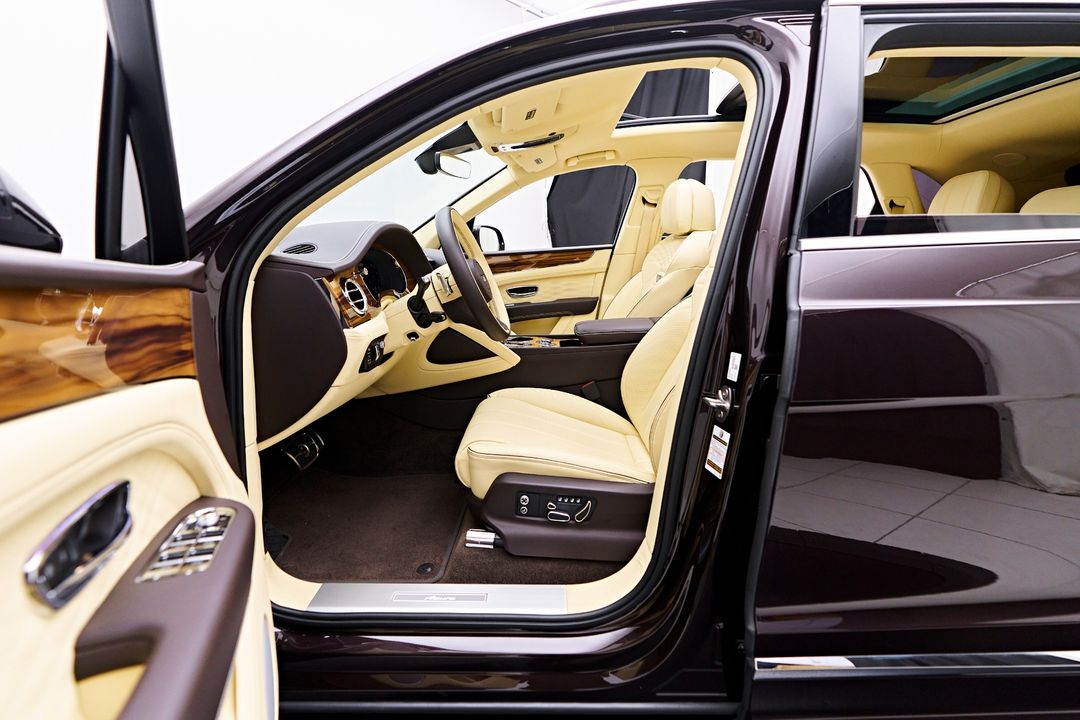 2023 Bentley Bentayga EWB