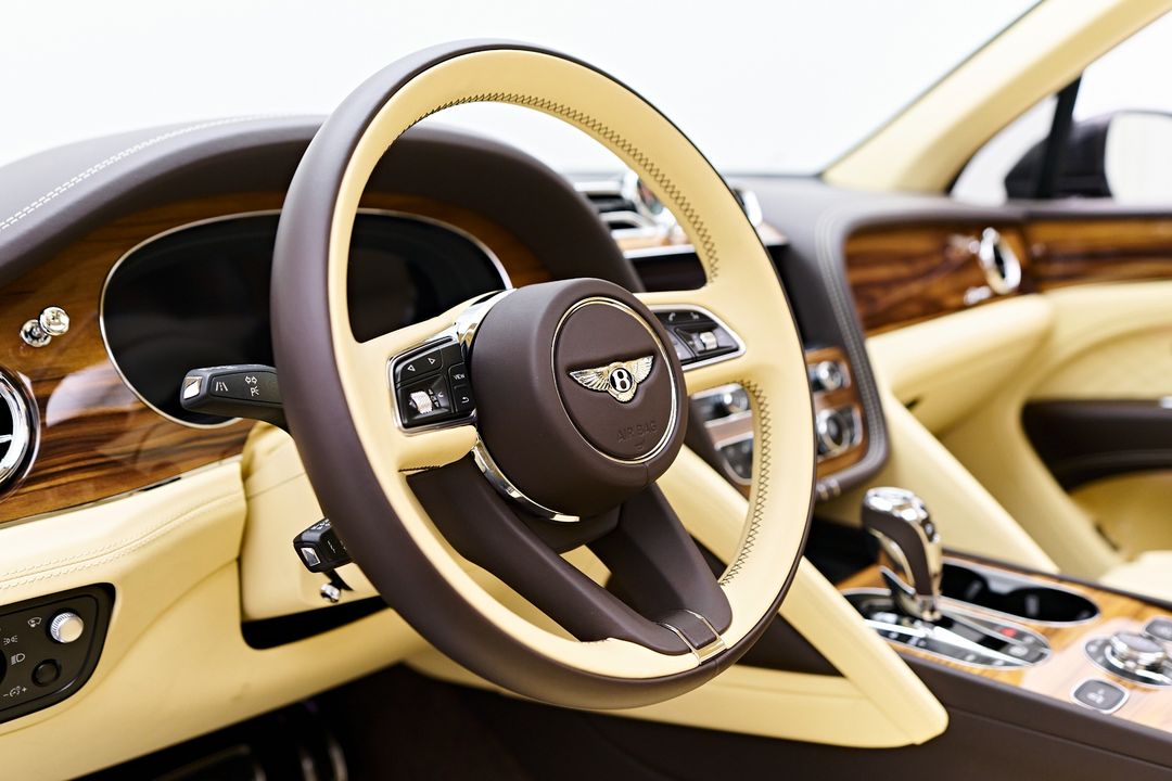 2023 Bentley Bentayga EWB