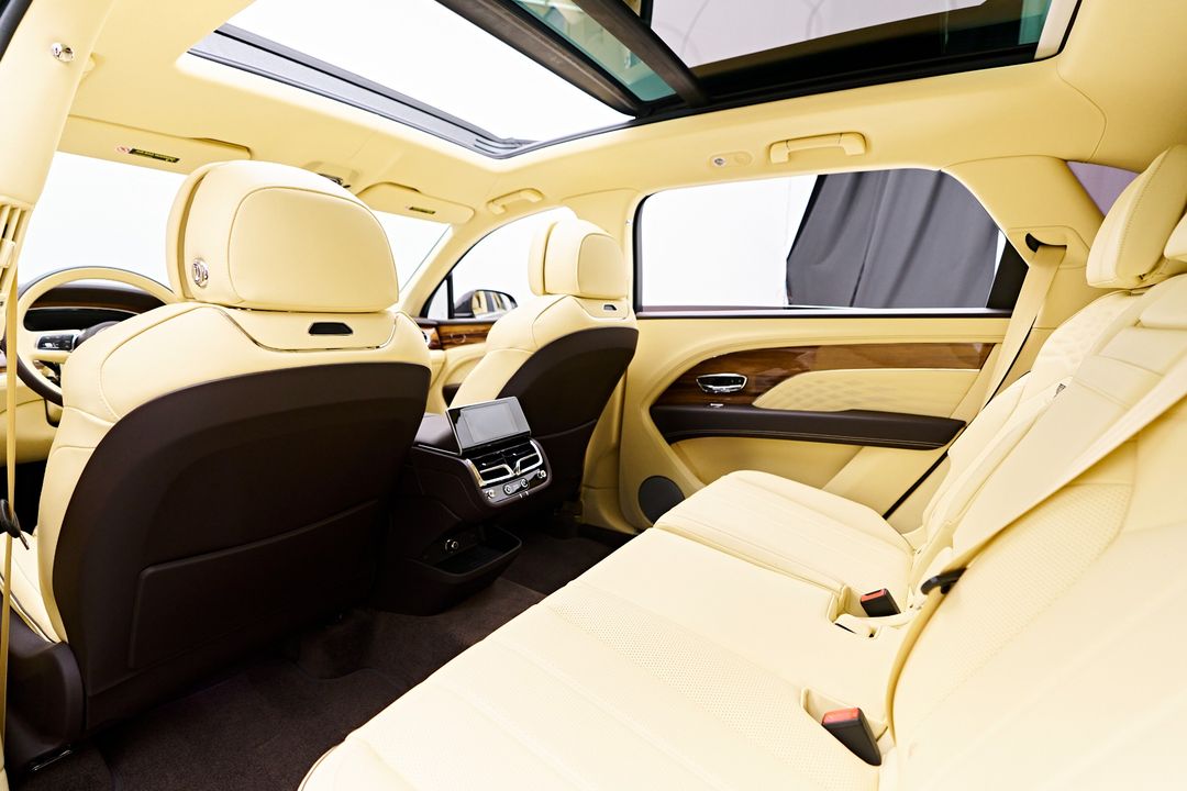 2023 Bentley Bentayga EWB