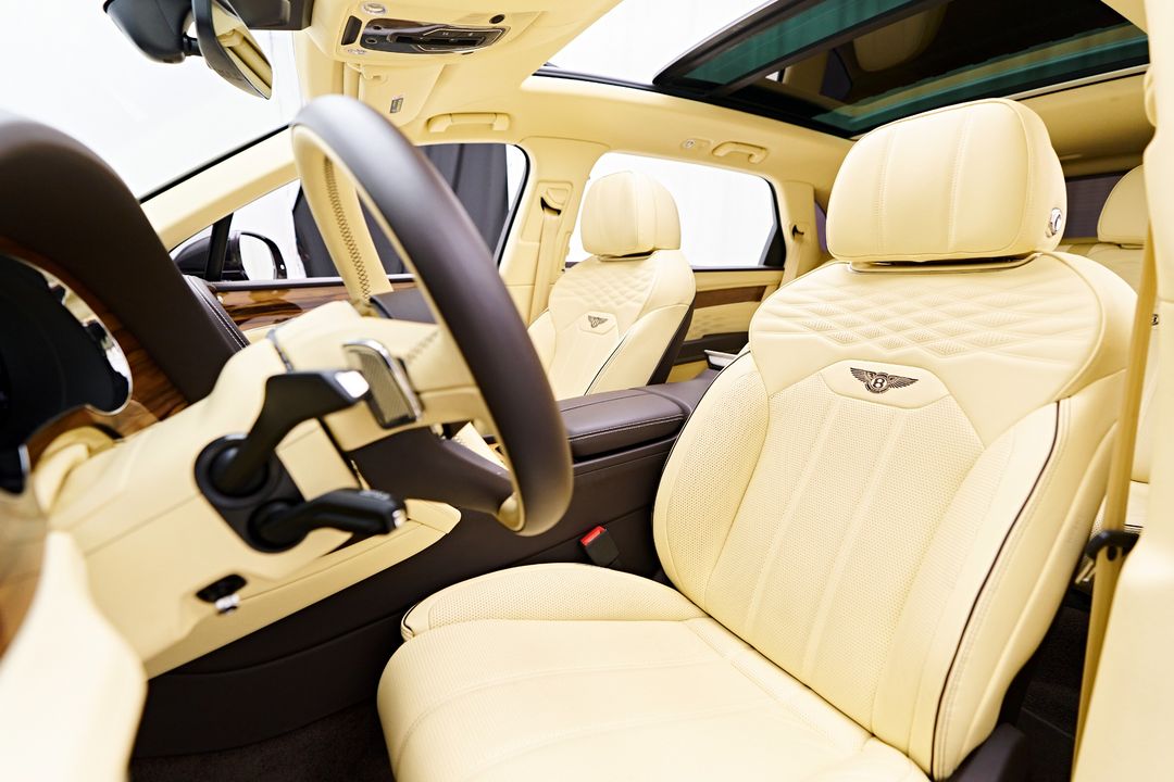 2023 Bentley Bentayga EWB