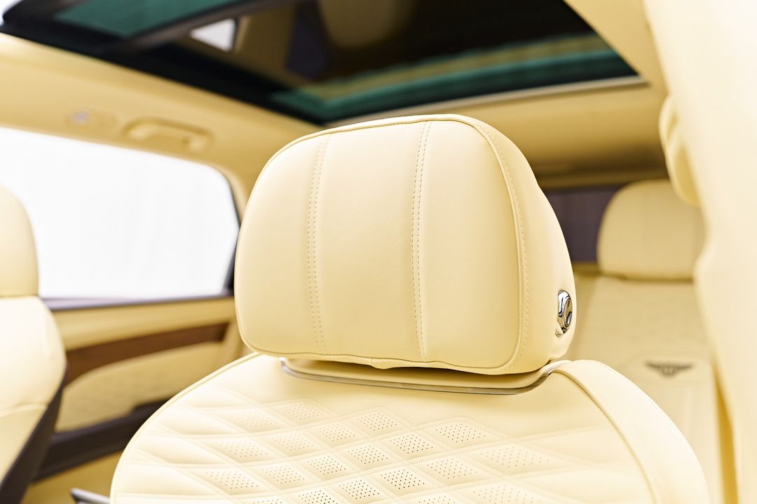2023 Bentley Bentayga EWB