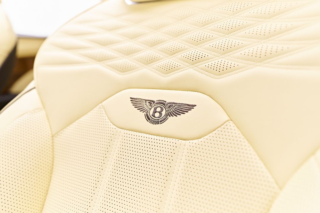2023 Bentley Bentayga EWB
