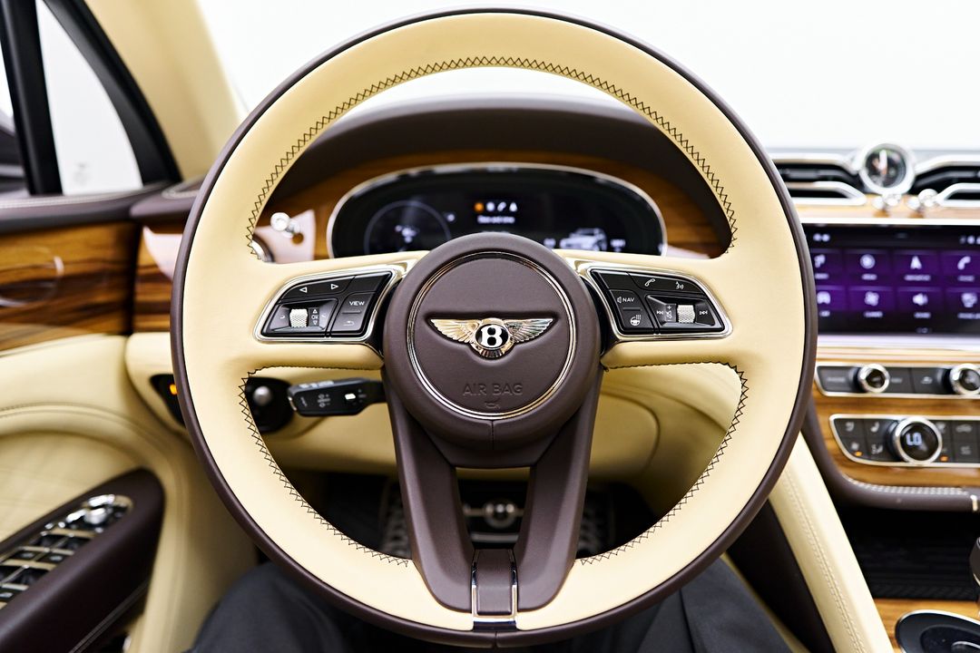 2023 Bentley Bentayga EWB