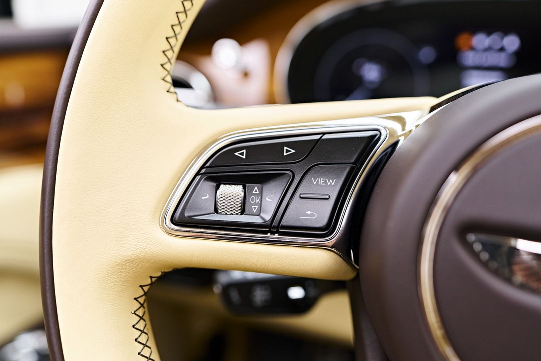 2023 Bentley Bentayga EWB