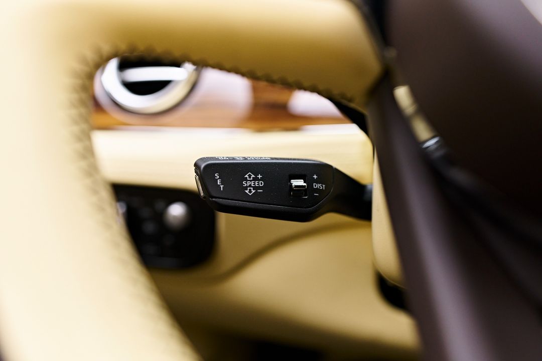 2023 Bentley Bentayga EWB