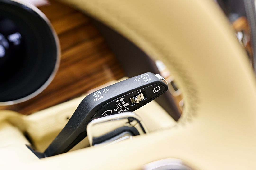 2023 Bentley Bentayga EWB