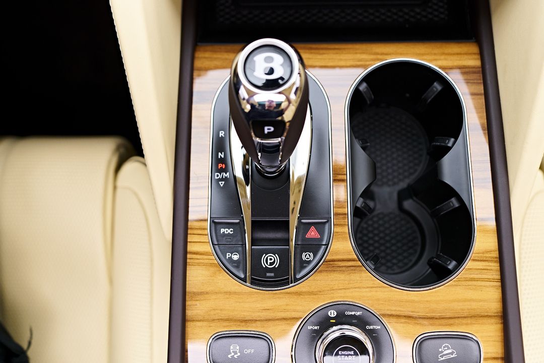 2023 Bentley Bentayga EWB