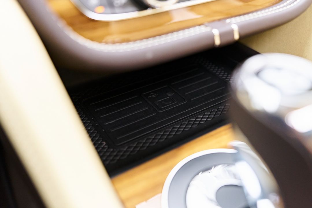2023 Bentley Bentayga EWB