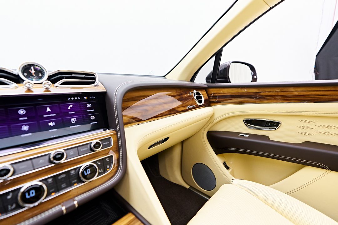 2023 Bentley Bentayga EWB
