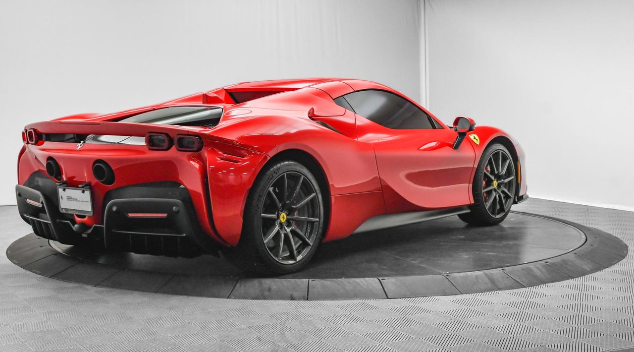 2022 Ferrari SF90 Spider
