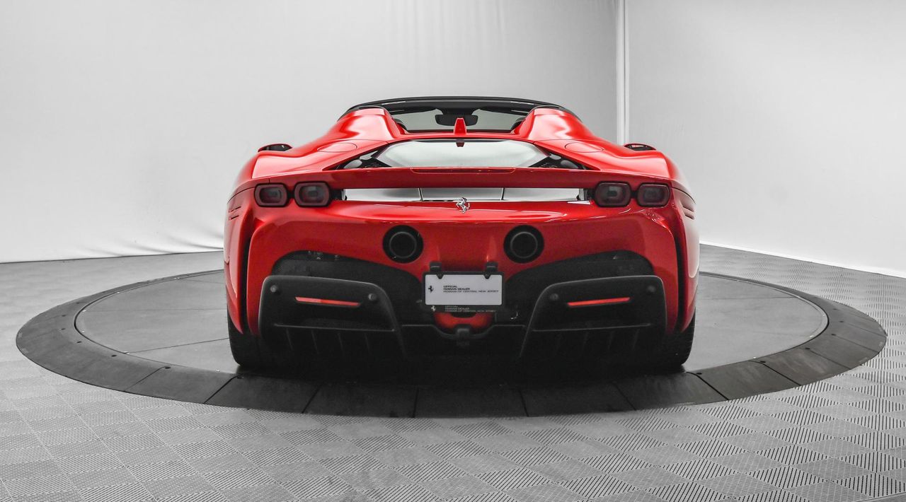 2022 Ferrari SF90 Spider