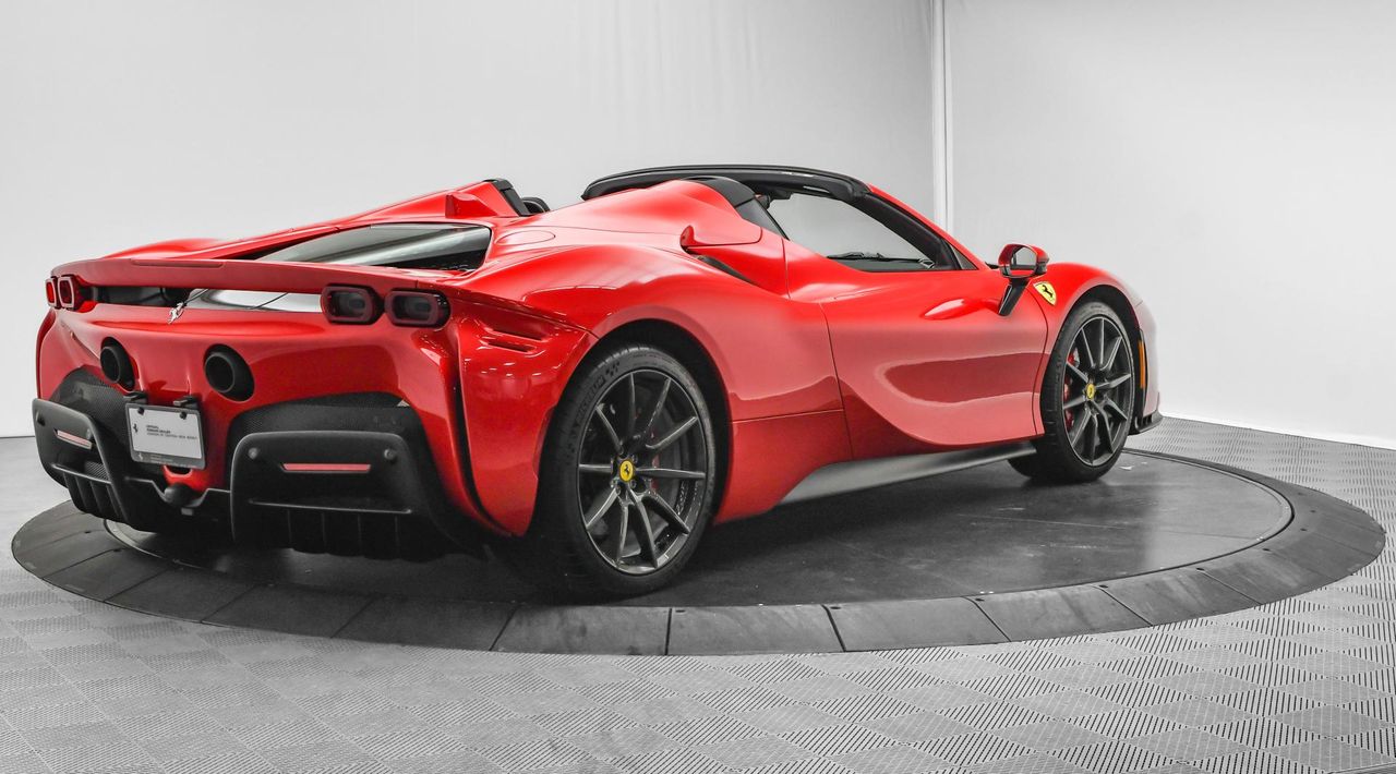 2022 Ferrari SF90 Spider