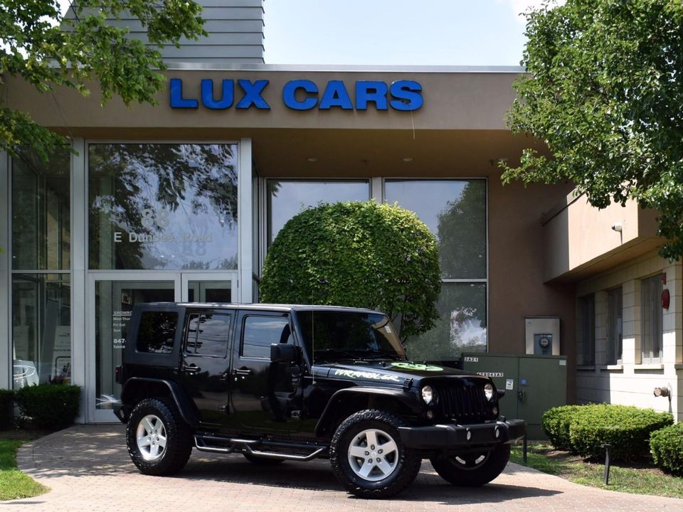 2015 Jeep Wrangler Unlimited Sport w/Engine: 3.6L V6 24V VVT and Transmission: 6-Spee