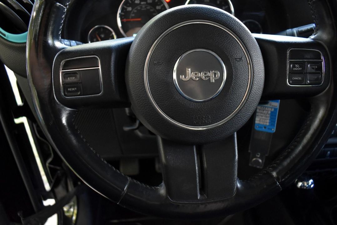 2015 Jeep Wrangler Unlimited Sport w/Engine: 3.6L V6 24V VVT and Transmission: 6-Spee