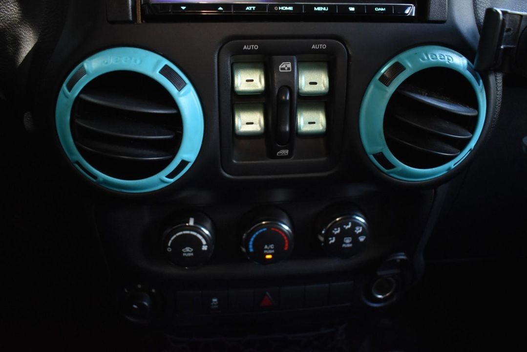 2015 Jeep Wrangler Unlimited Sport w/Engine: 3.6L V6 24V VVT and Transmission: 6-Spee