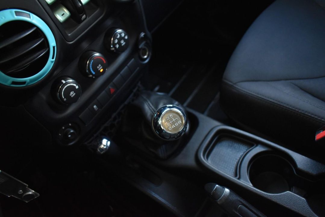 2015 Jeep Wrangler Unlimited Sport w/Engine: 3.6L V6 24V VVT and Transmission: 6-Spee