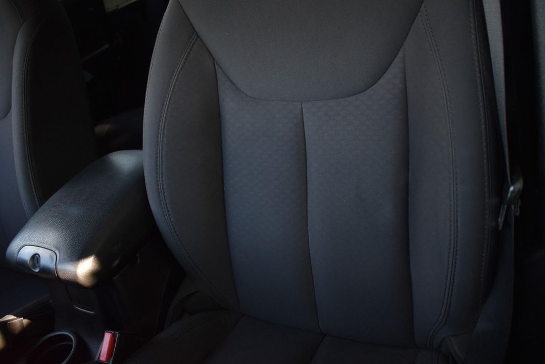 2015 Jeep Wrangler Unlimited Sport w/Engine: 3.6L V6 24V VVT and Transmission: 6-Spee