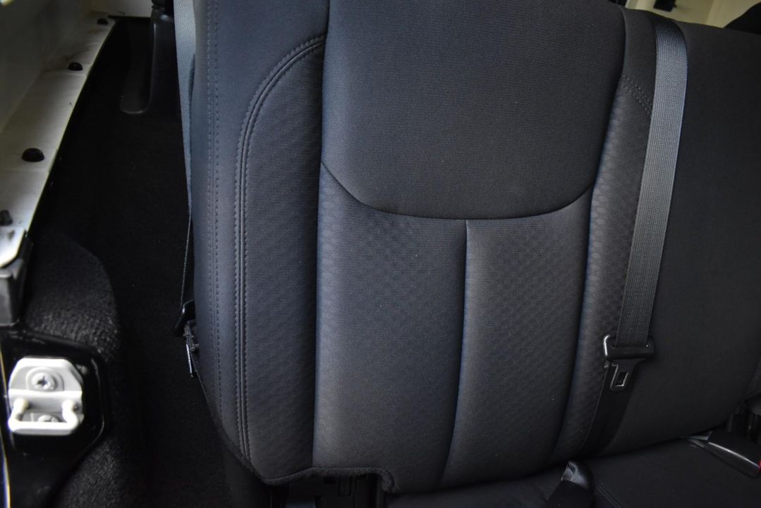 2015 Jeep Wrangler Unlimited Sport w/Engine: 3.6L V6 24V VVT and Transmission: 6-Spee