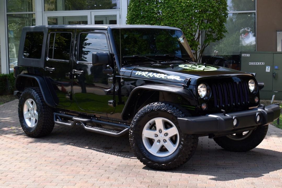 2015 Jeep Wrangler Unlimited Sport w/Engine: 3.6L V6 24V VVT and Transmission: 6-Spee