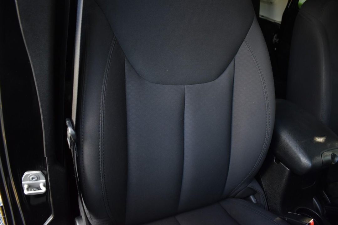 2015 Jeep Wrangler Unlimited Sport w/Engine: 3.6L V6 24V VVT and Transmission: 6-Spee