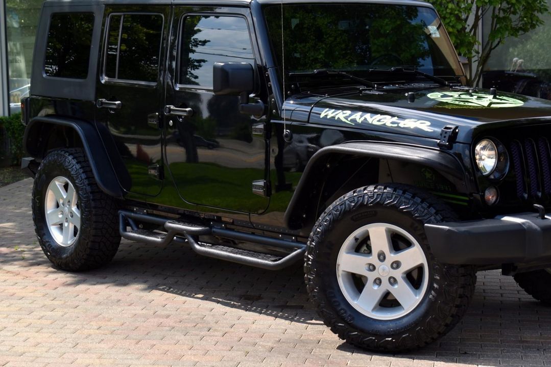 2015 Jeep Wrangler Unlimited Sport w/Engine: 3.6L V6 24V VVT and Transmission: 6-Spee