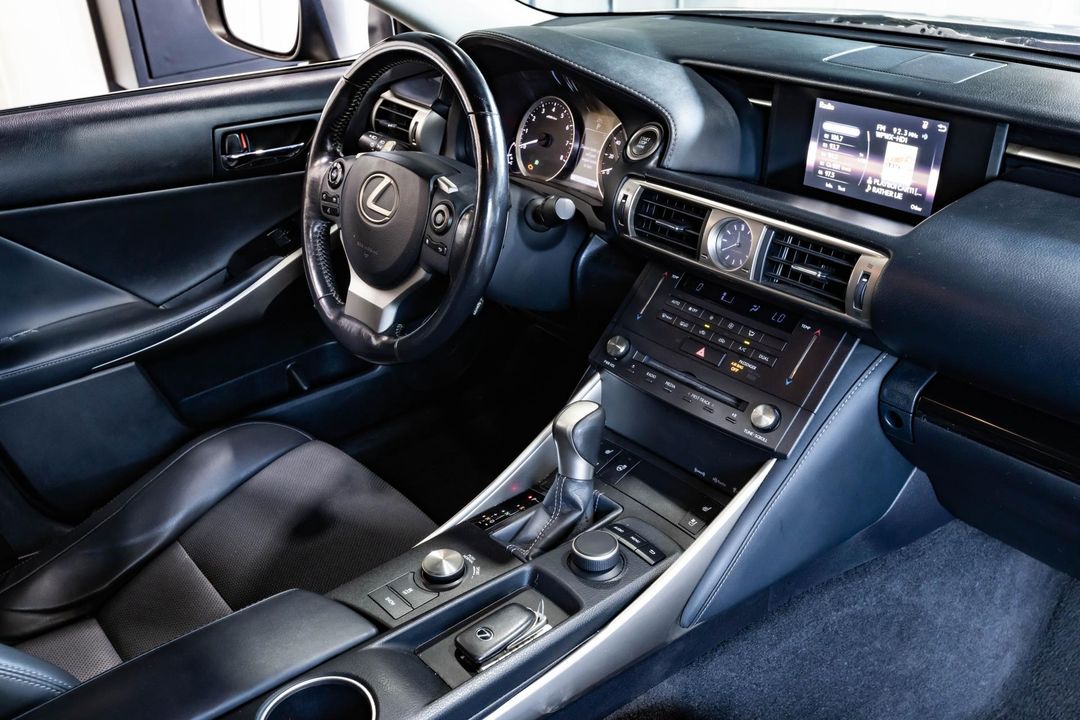 2016 Lexus IS 300