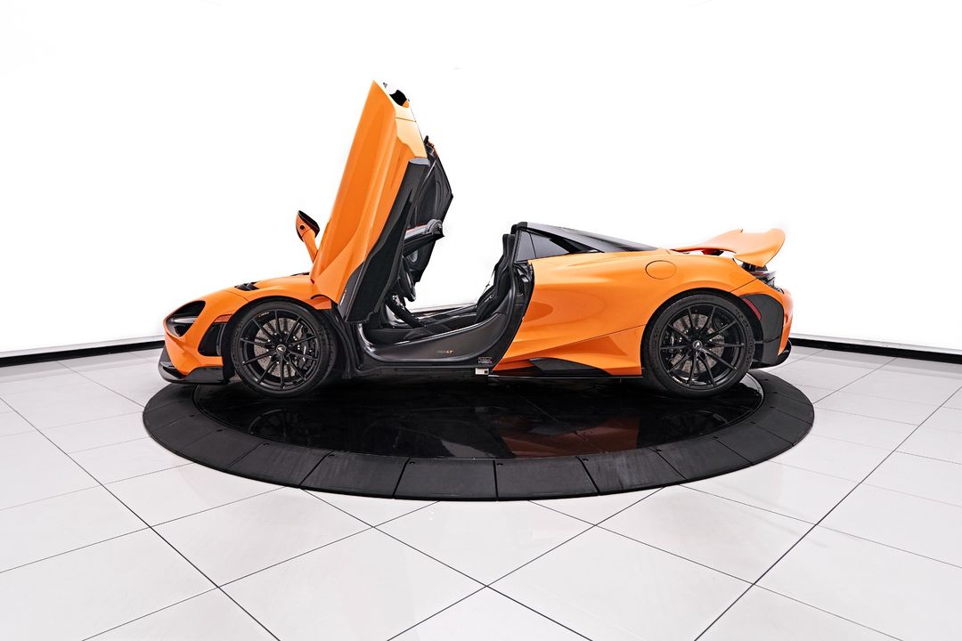 2022 McLaren 765LT