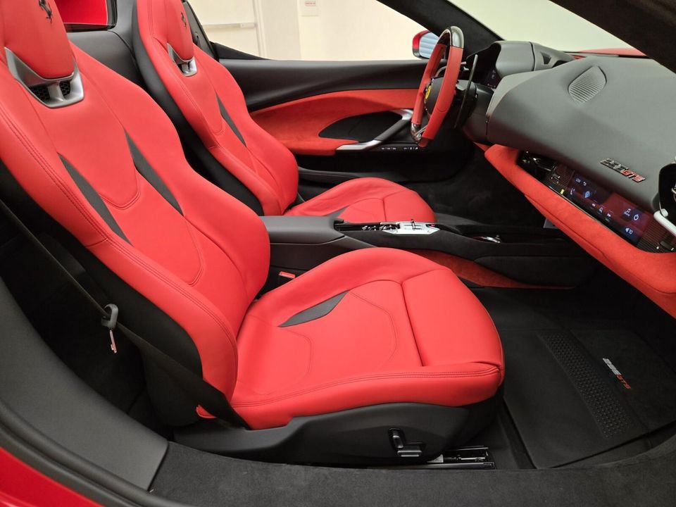 2024 Ferrari 296 GTS