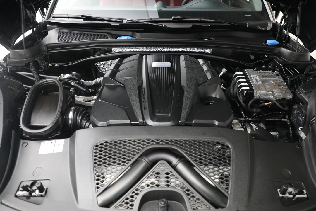 2024 Porsche Macan S