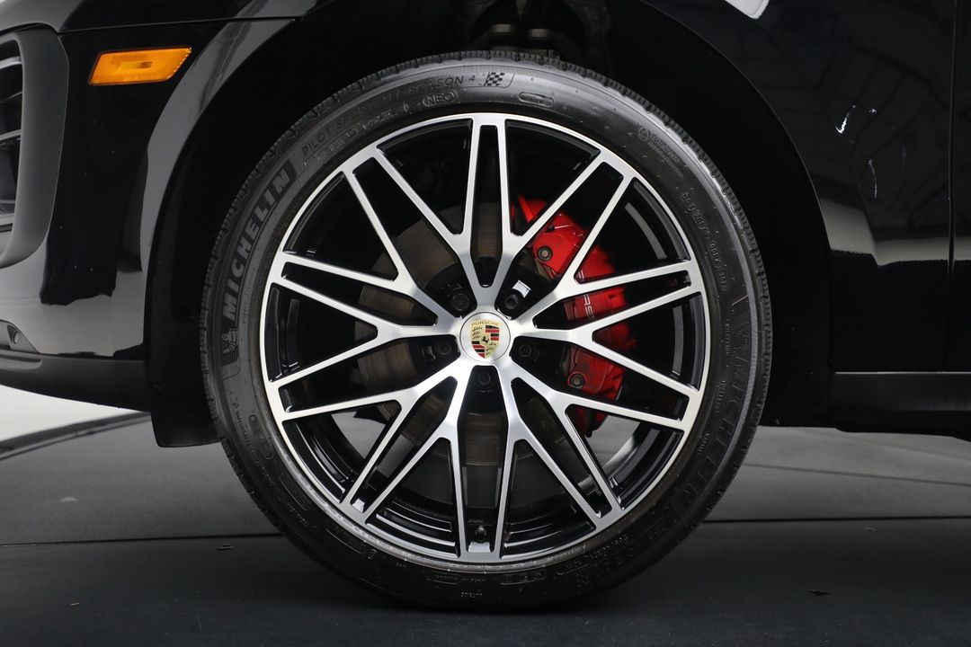 2024 Porsche Macan S