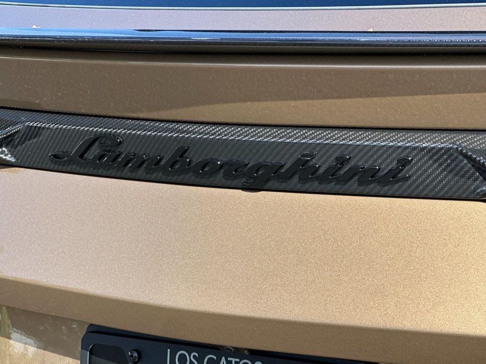 2024 Lamborghini Urus