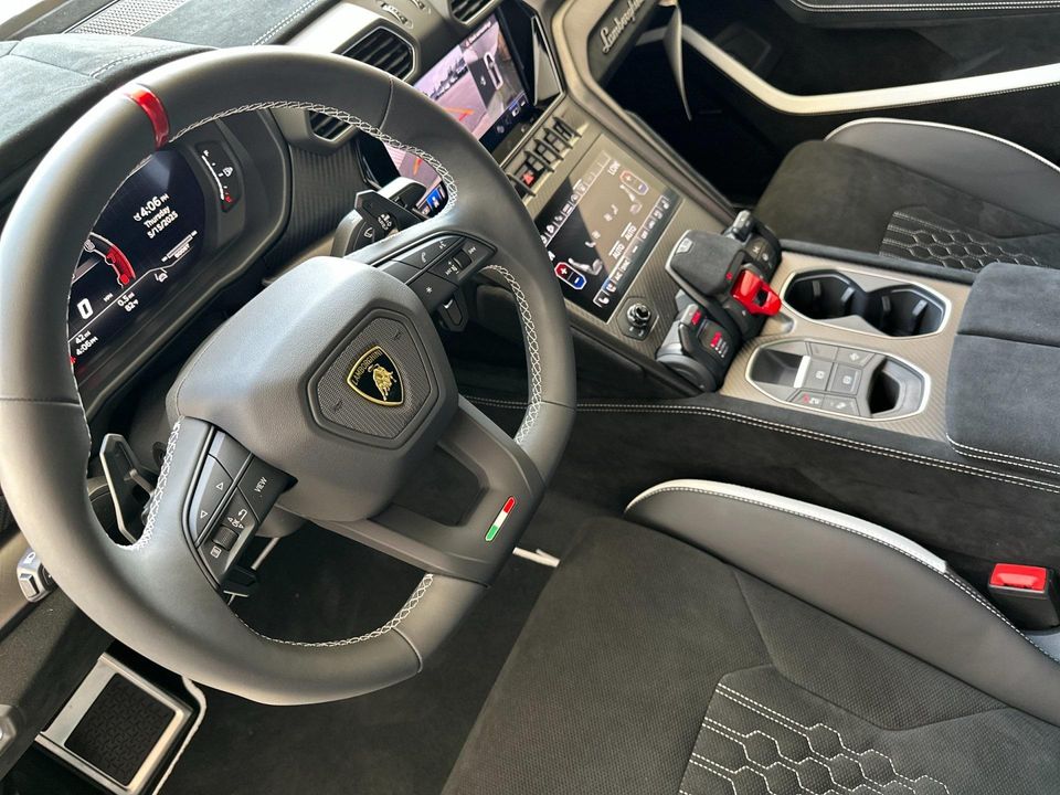 2024 Lamborghini Urus
