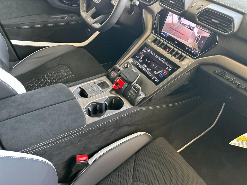 2024 Lamborghini Urus