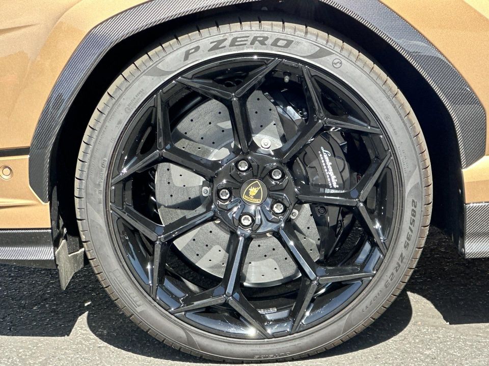 2024 Lamborghini Urus