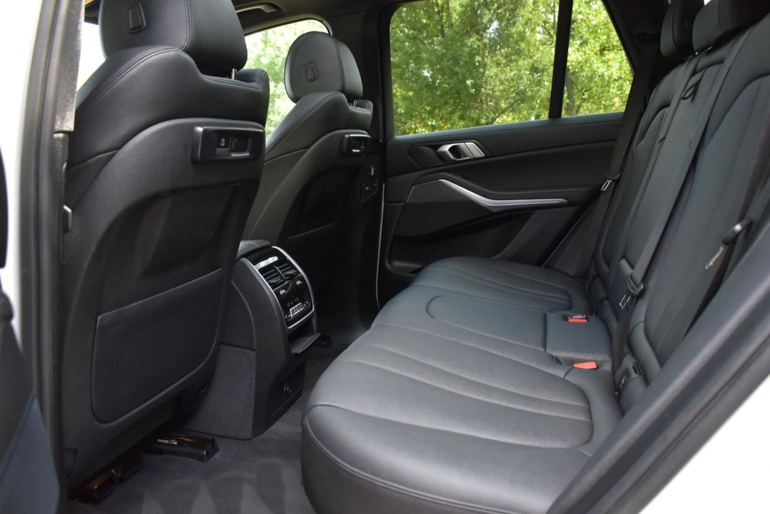 2019 BMW 750i xDrive w/M Sport Pkg, Executive Pkg, Luxury Rear Seating Pkg, Parking 