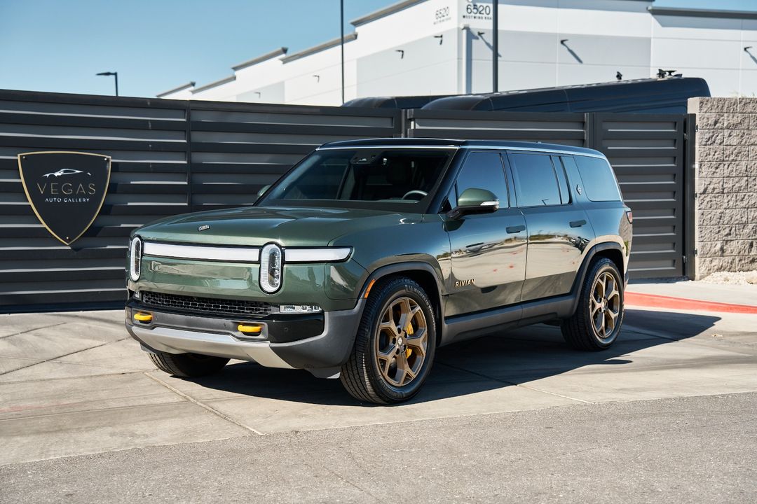 2023 Rivian R1S