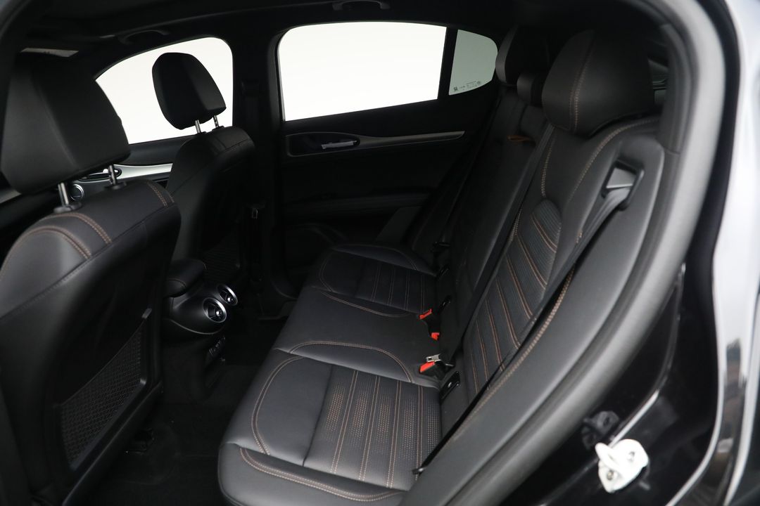 2025 Alfa Romeo Stelvio