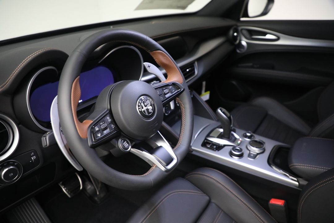 2025 Alfa Romeo Stelvio