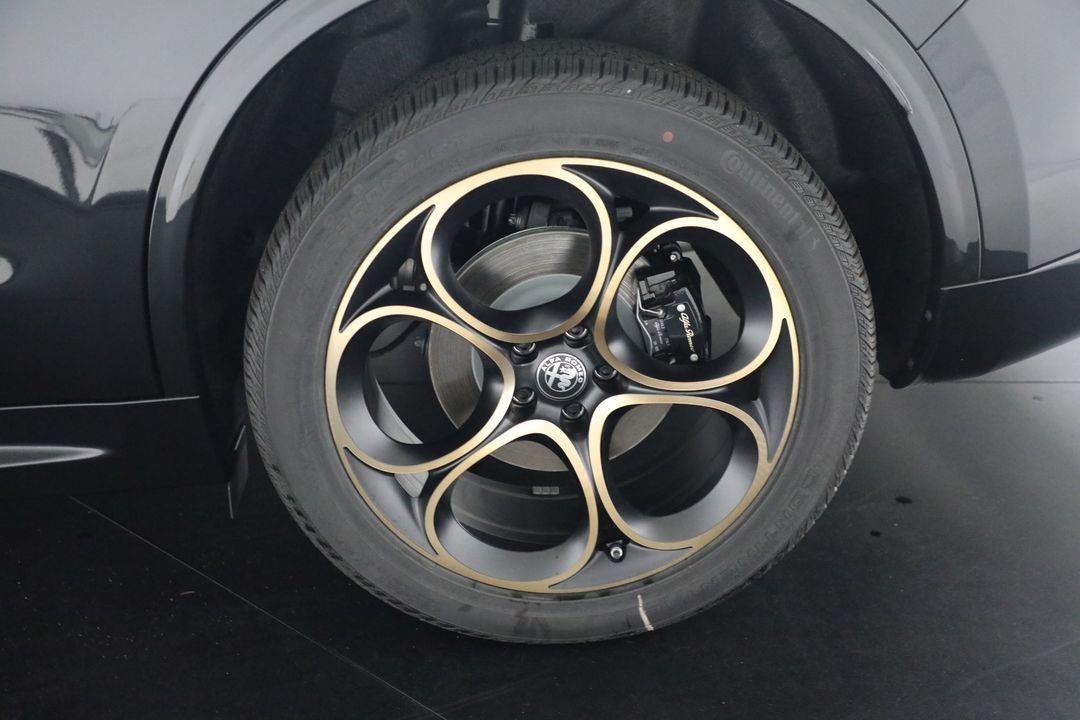 2025 Alfa Romeo Stelvio