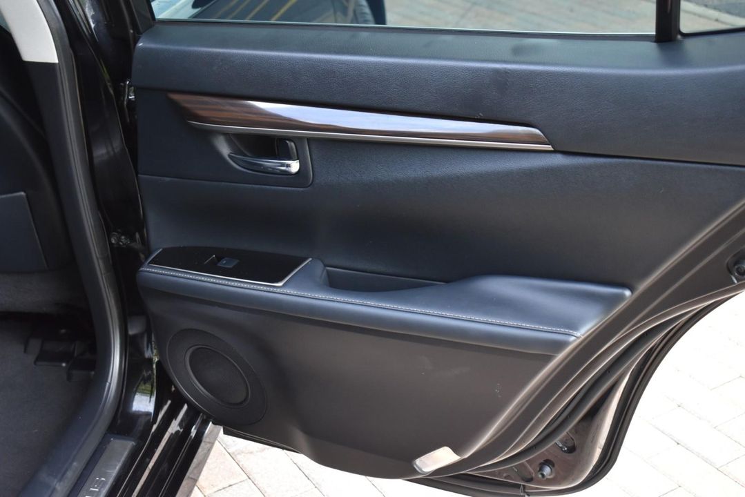 2016 Lexus ES 350 w/Luxury Pkg, Nav sys Pkg, Lexus Safety Sys Plus