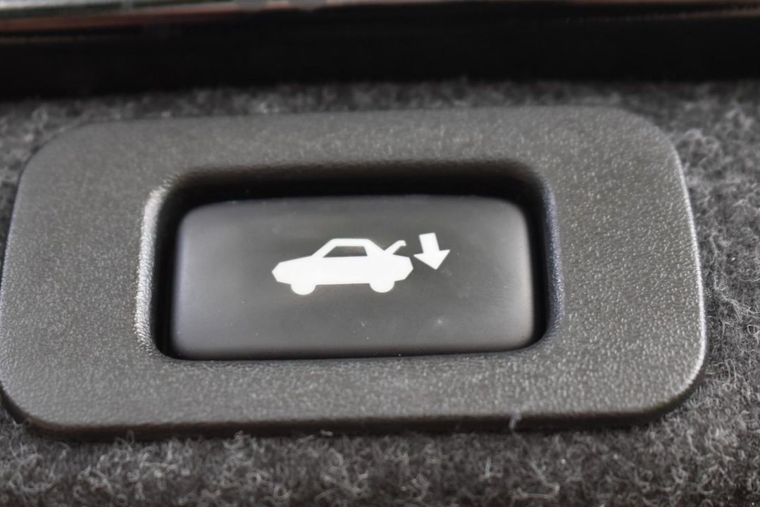 2016 Lexus ES 350 w/Luxury Pkg, Nav sys Pkg, Lexus Safety Sys Plus