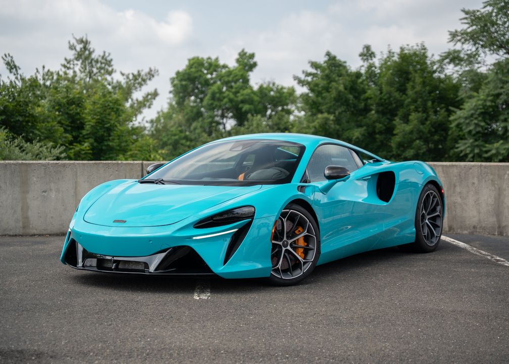 2025 McLaren Artura