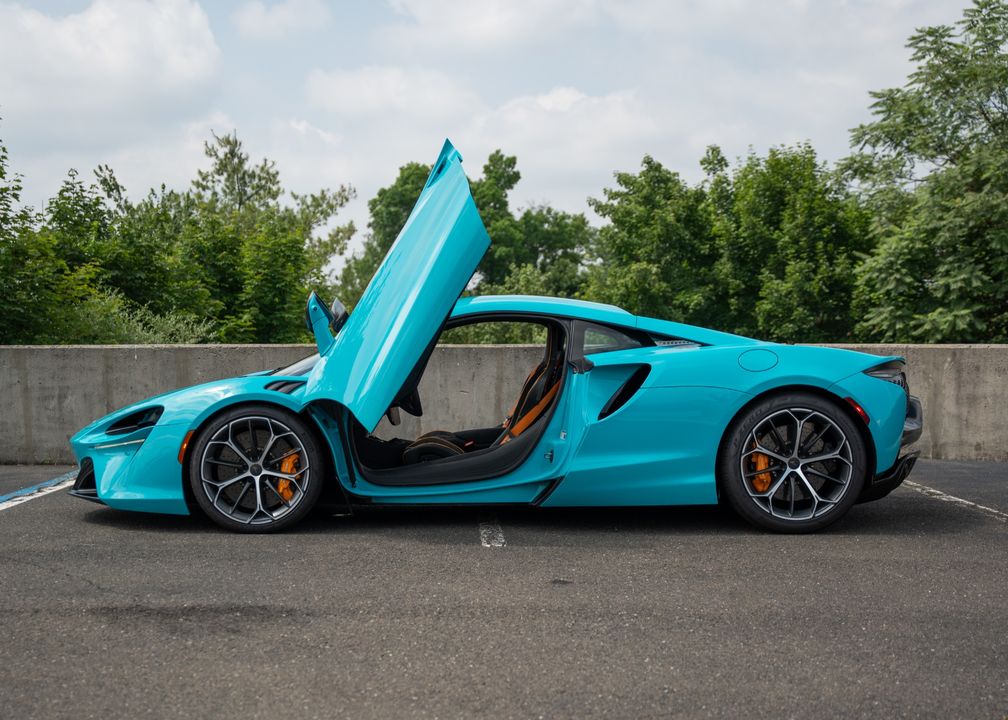 2025 McLaren Artura