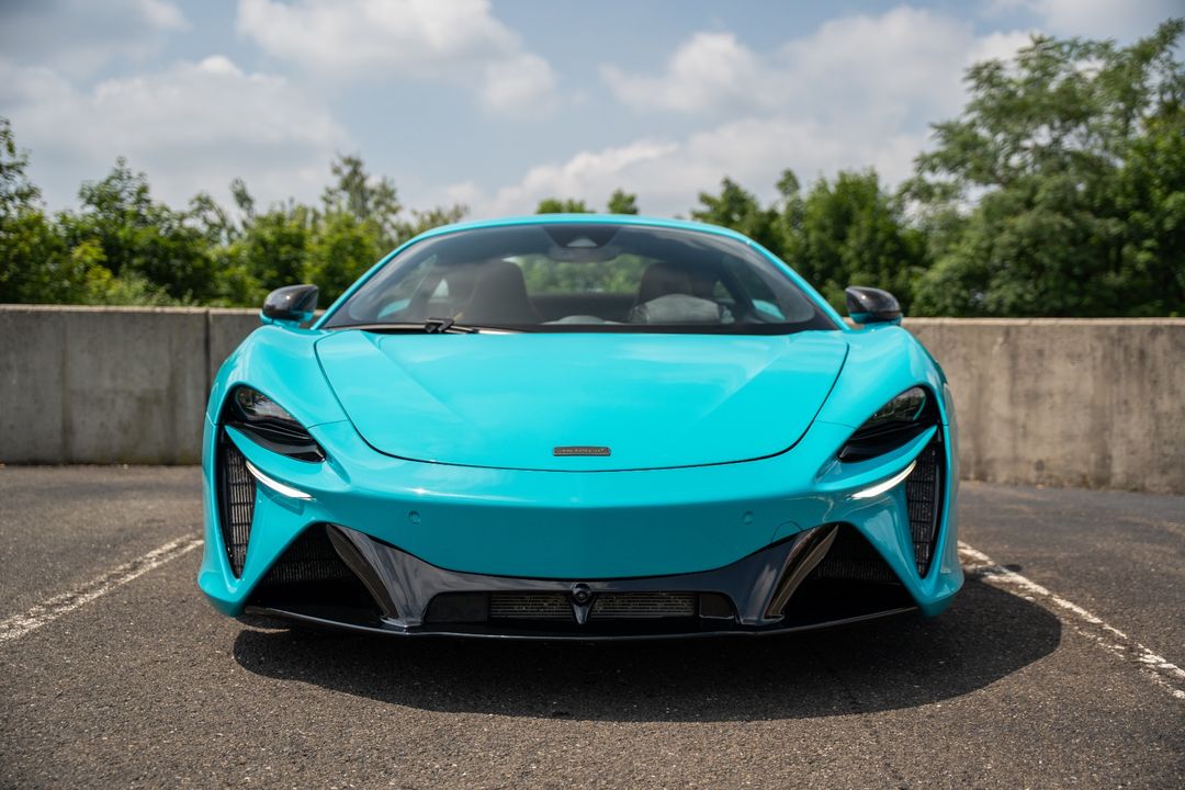 2025 McLaren Artura
