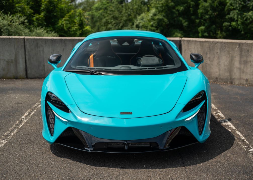 2025 McLaren Artura
