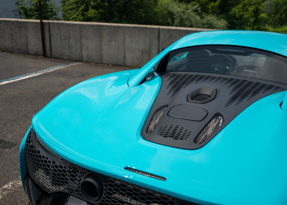 2025 McLaren Artura