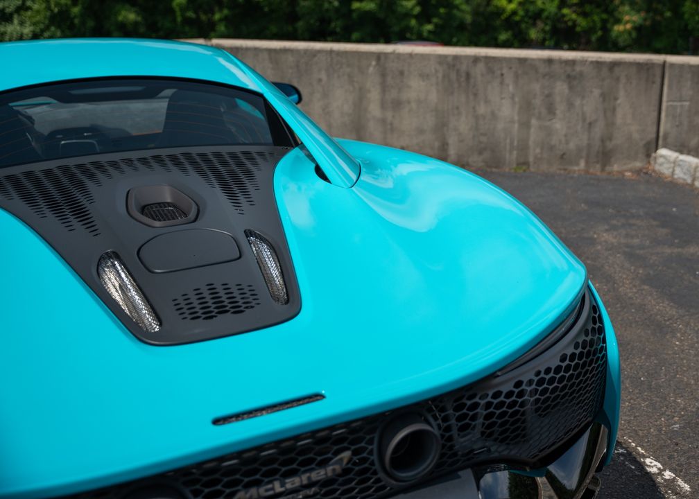 2025 McLaren Artura